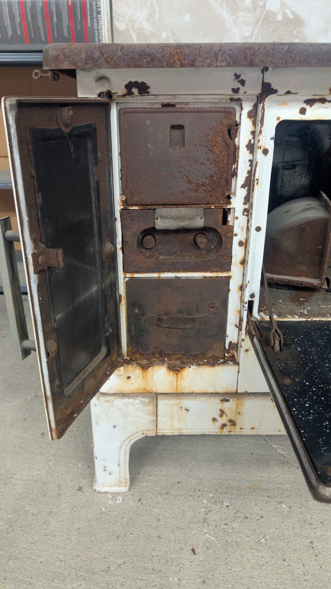 Round Oak Cast Iron Kitchen Range Cookstove, Early 20th Century — photo 3