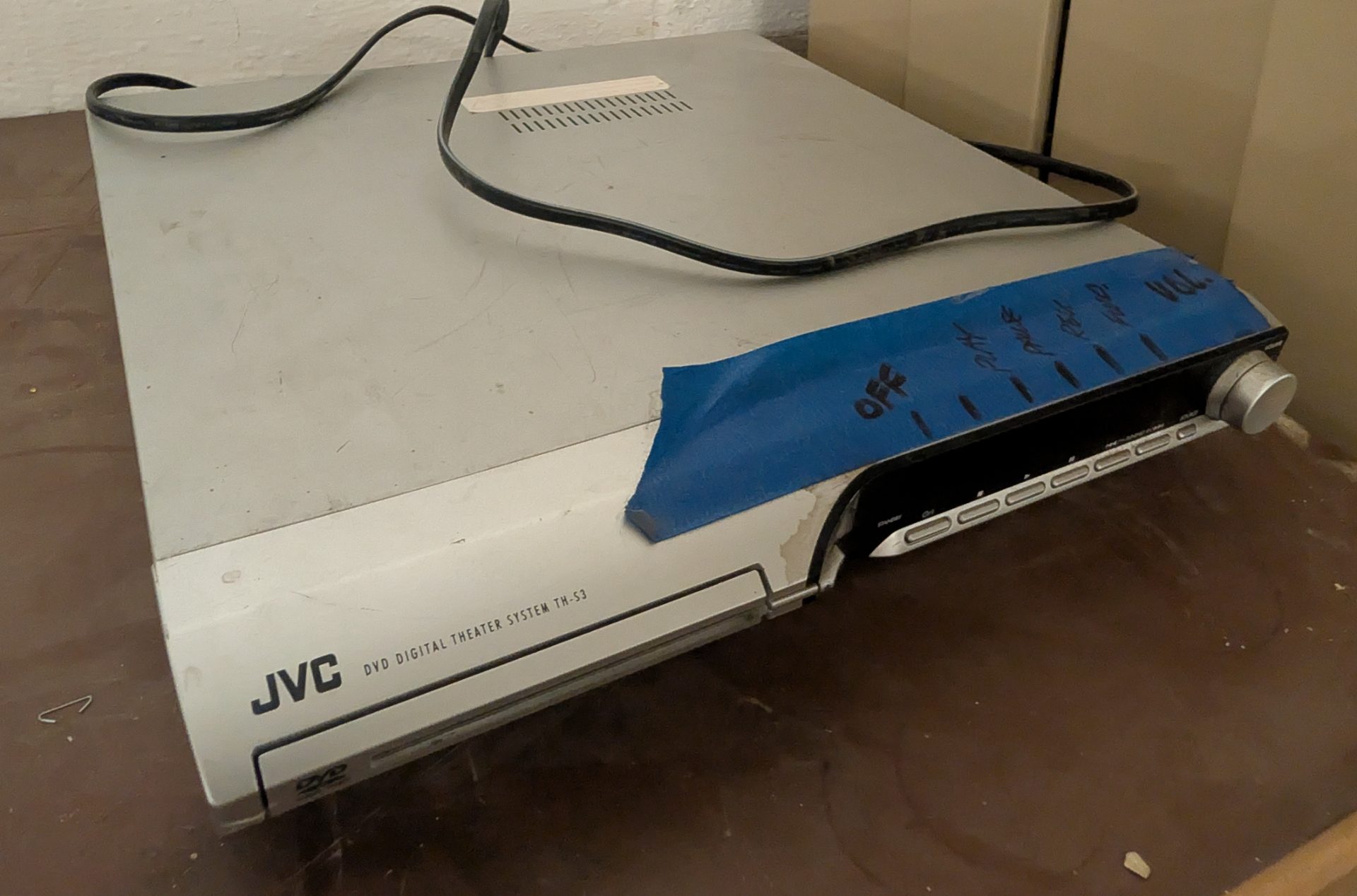 JVC TH-S3 DVD Digital Theater System Head Unit / DVD Player