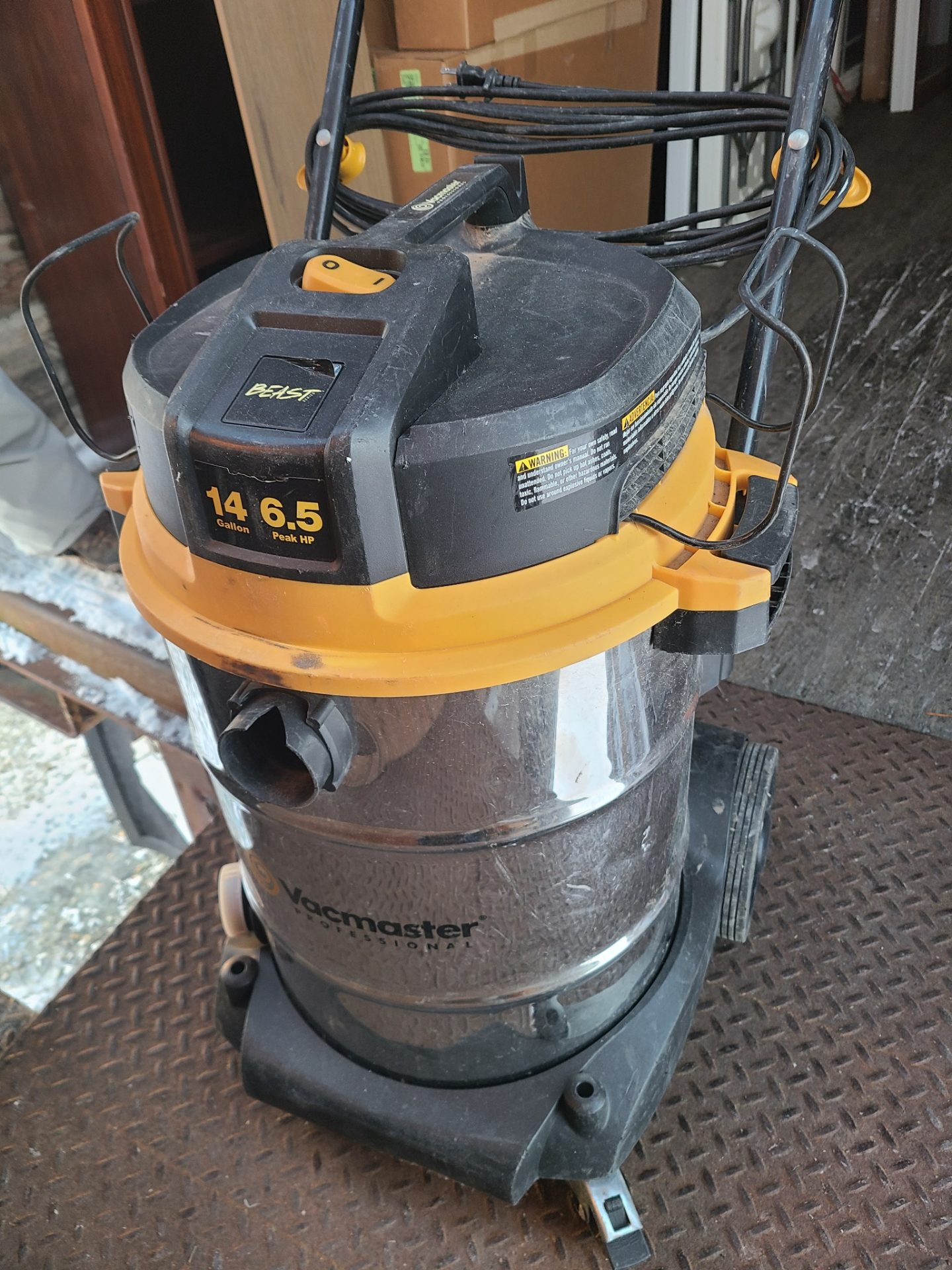 Vacmaster Professional Beast 14 gallon 6.5 HP wet/dry vac