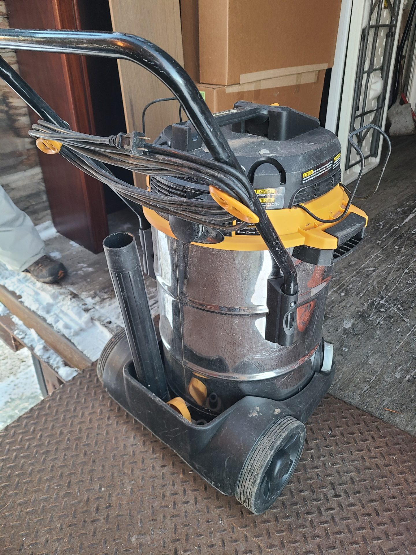 Vacmaster Professional Beast 14 gallon 6.5 HP wet/dry vac — photo 2