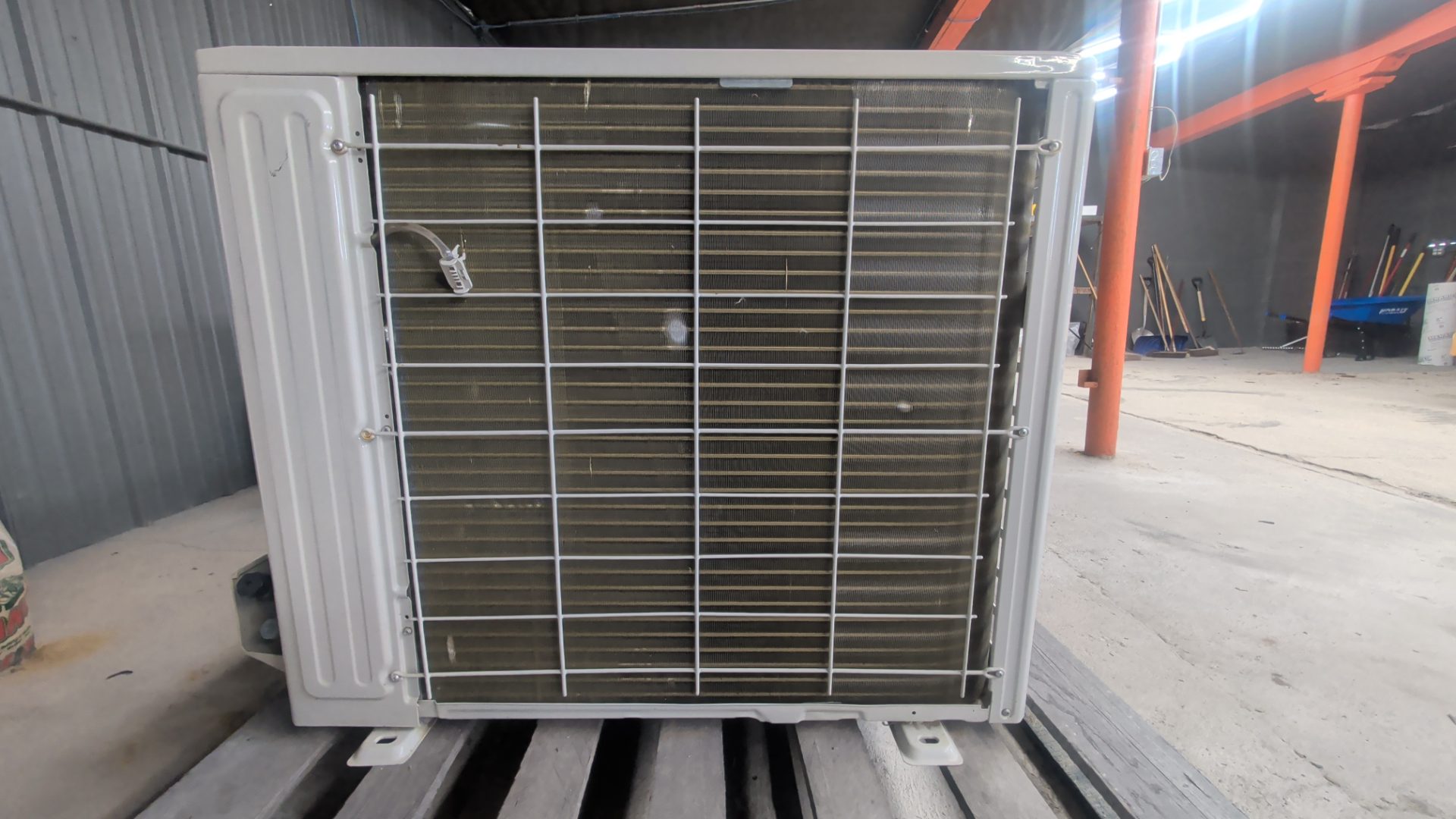 MRCOOL DIY-24-HP-C-230B 24,000 BTU Outdoor Air Conditioner Condenser Unit — photo 3