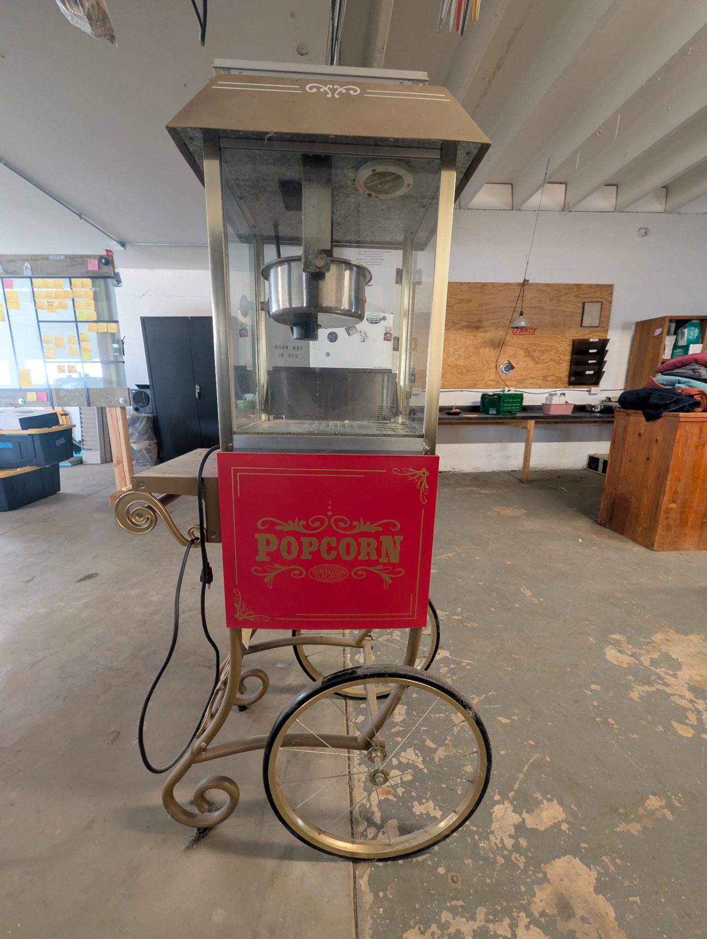 Nostalgia CCP900 Vintage 1890s-Style 8 oz Popcorn Cart - Red with Gold Accents — photo 2