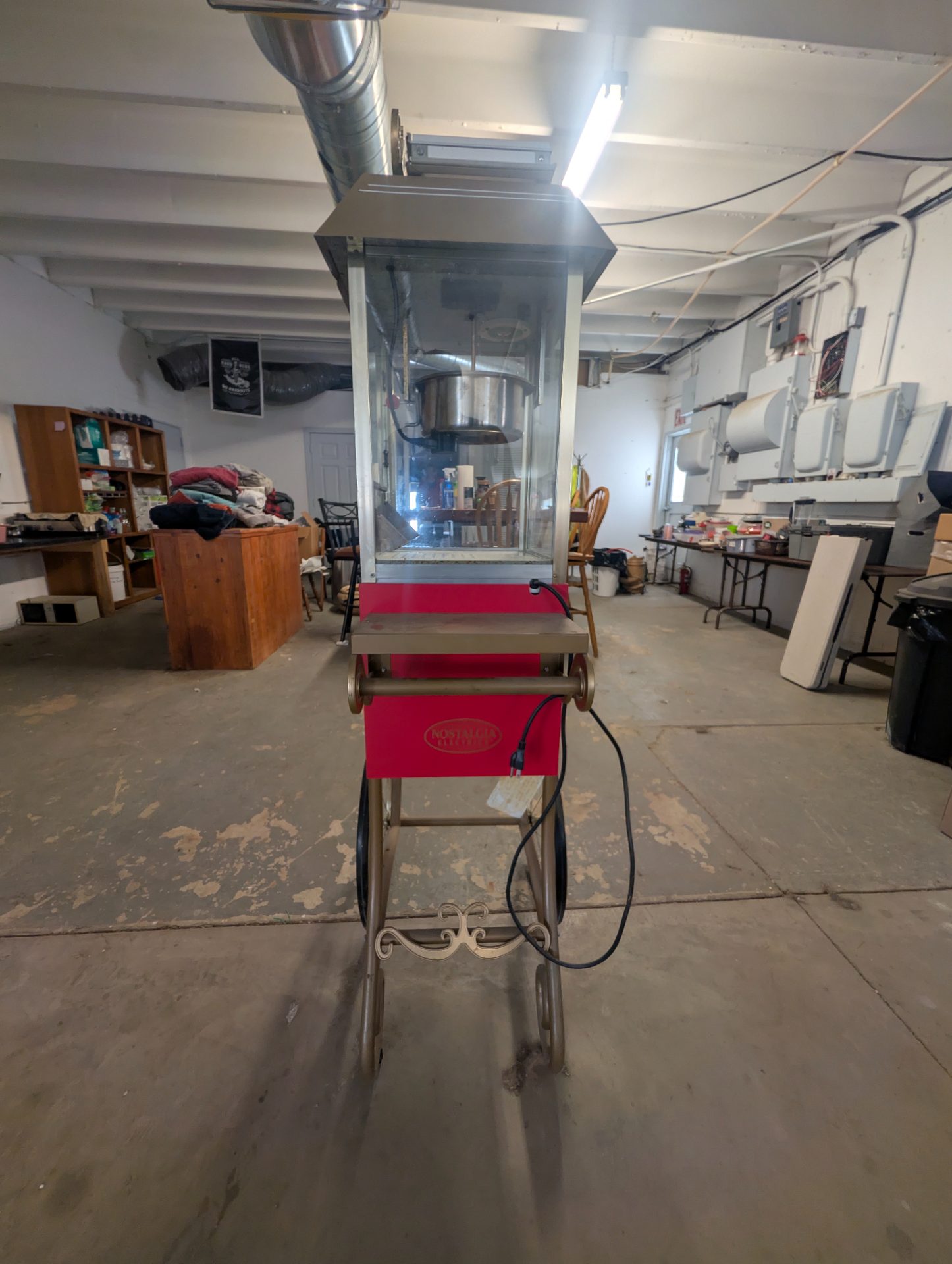 Nostalgia CCP900 Vintage 1890s-Style 8 oz Popcorn Cart - Red with Gold Accents — photo 3