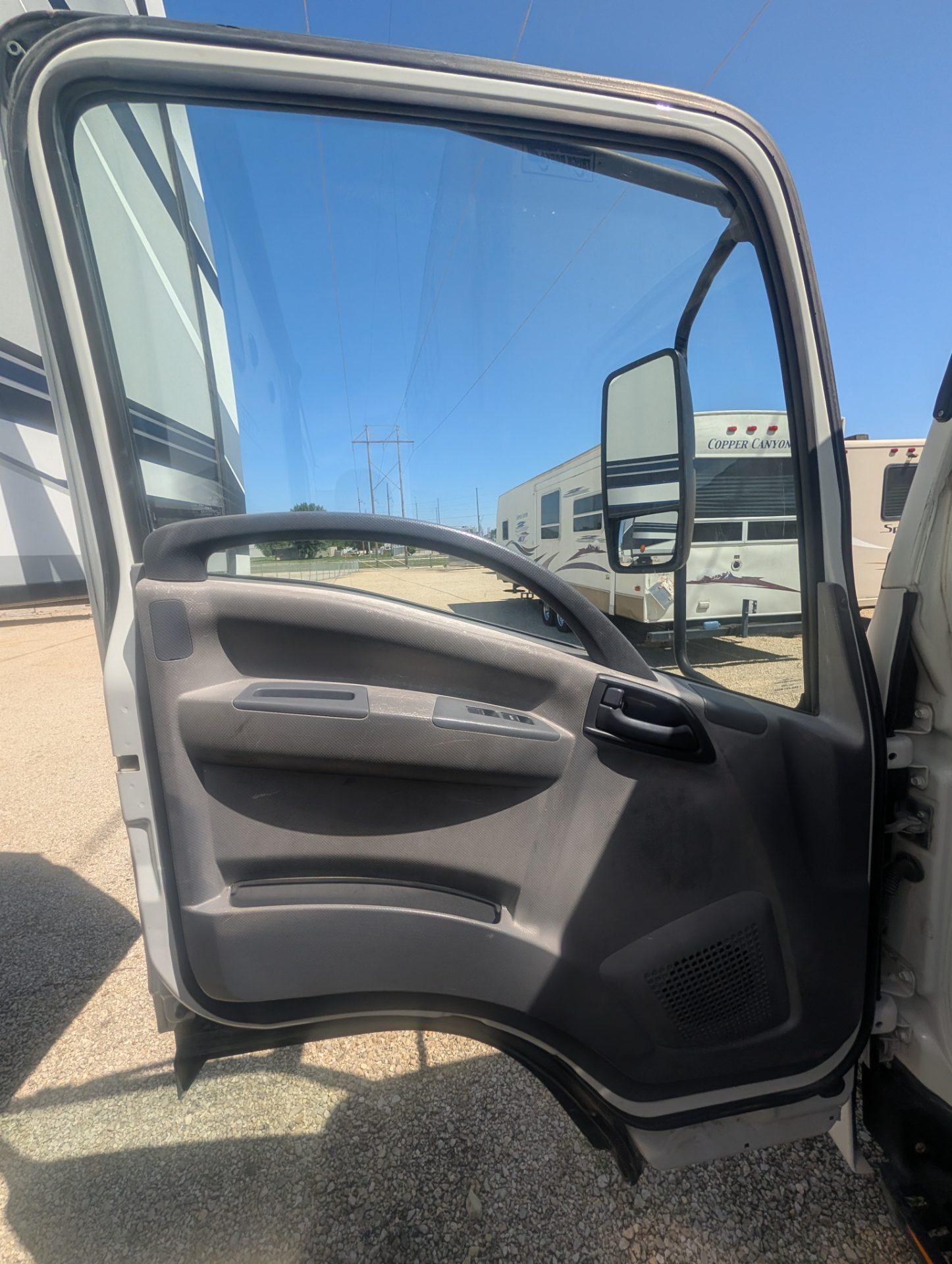 2013 Isuzu NRR 39,886mi — photo 5