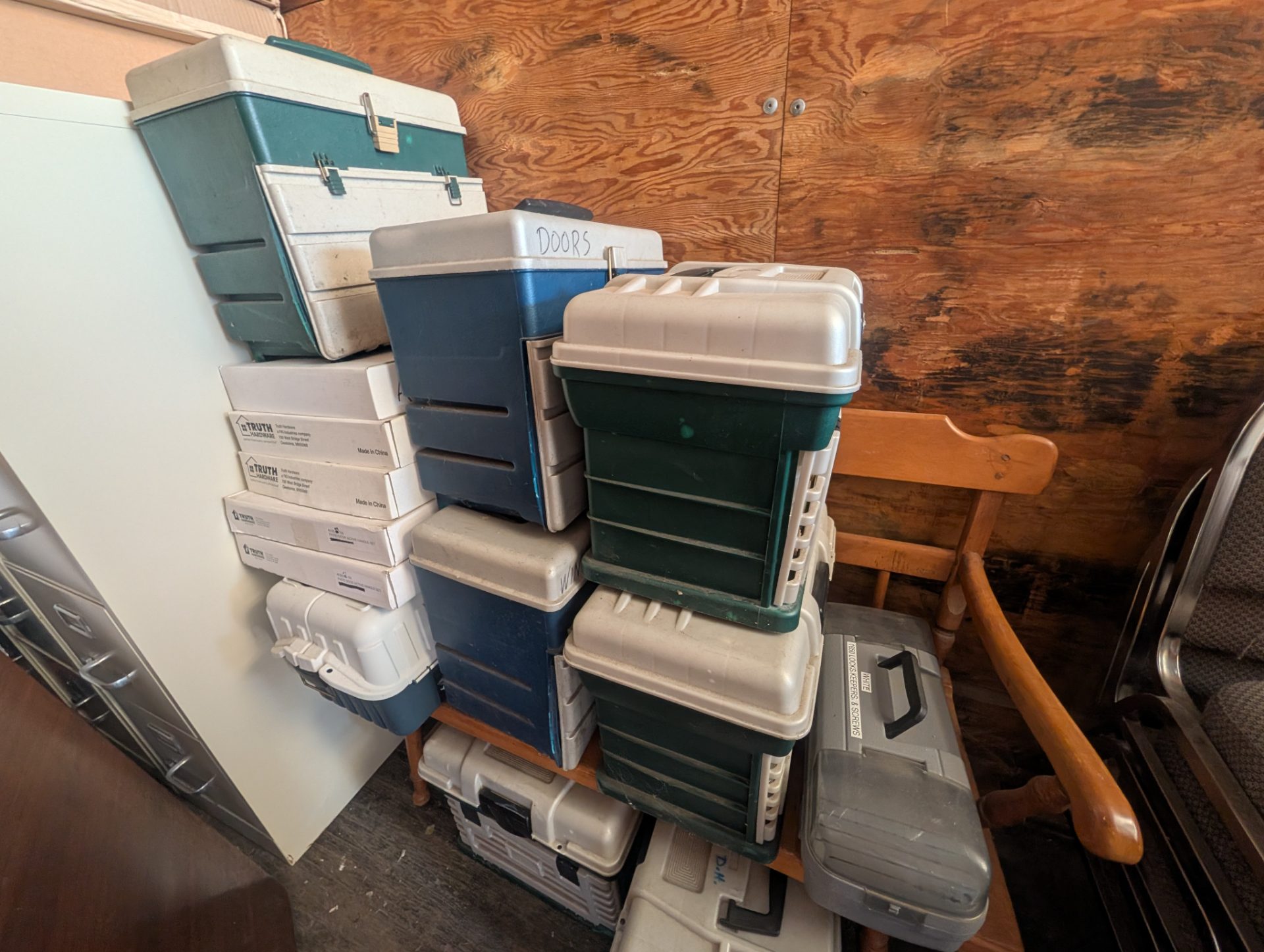 LOT Brand new windows/doors/shutters/+ladders+furniture+filing cabinets+new service call parts. — photo 21