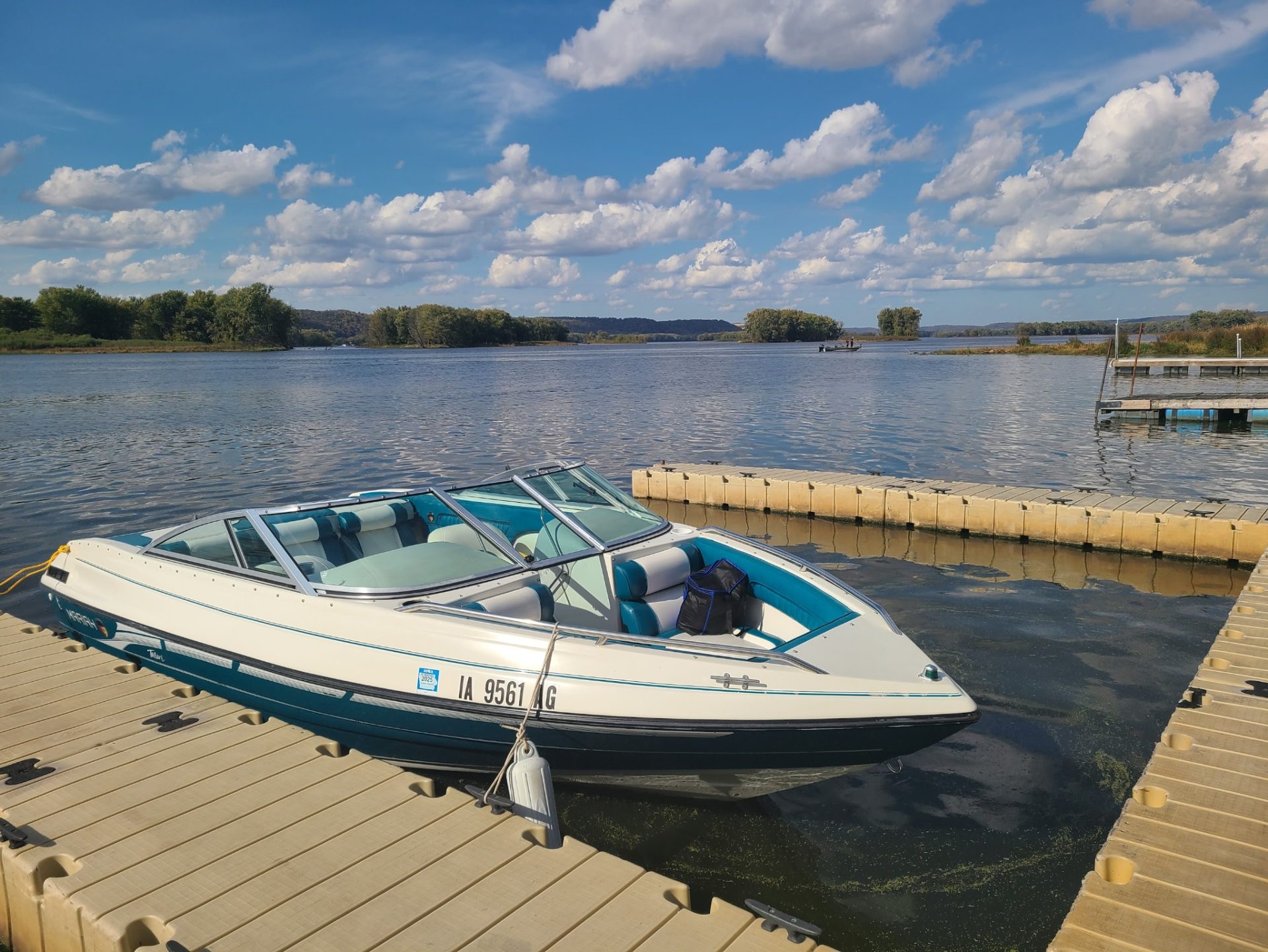 1995 Mariah Talari Z open bow boat with Chariot trailer — photo 5