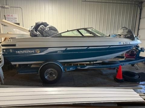 1995 Mariah Talari Z open bow boat with Chariot trailer — photo 6
